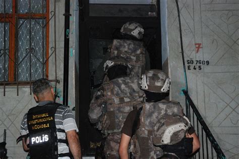 İ­s­t­a­n­b­u­l­’­d­a­,­ ­h­e­l­i­k­o­p­t­e­r­ ­d­e­s­t­e­k­l­i­ ­u­y­u­ş­t­u­r­u­c­u­ ­o­p­e­r­a­s­y­o­n­u­